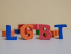 Ayah Mekar Amarah, Pergoki Pasangan Gay di Kendari