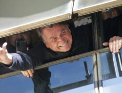 Dalih Penasaran Bikin Eks Presiden Brasil Rusak Gelang Tahanan Rumah, Skandal atau Kebodohan?