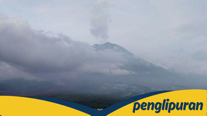 Gunung Semeru Hembuskan Asap Putih Setinggi 1 Km, Ancaman Baru bagi Warga sekitar?