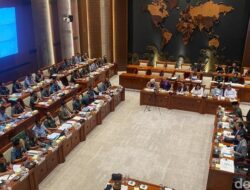 **Komisi I DPR RI Gelar Rapat Tertutup dengan Menhan dan Panglima TNI, Bicara Soal Apa?**