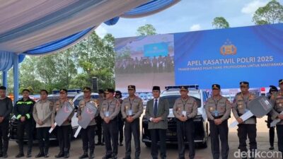 Kapolri Serahkan 53.000 Jaket Patroli ke Anggota dan 4 Mobil Pamapta – Update 1