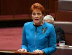 “Bikin Marah! Politisi Anti-Islam Pakai Burqa di Parlemen Australia, Menjelma Kontroversi Besar”