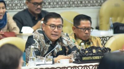 […]’ tanpa spasi atau tanda tambah.