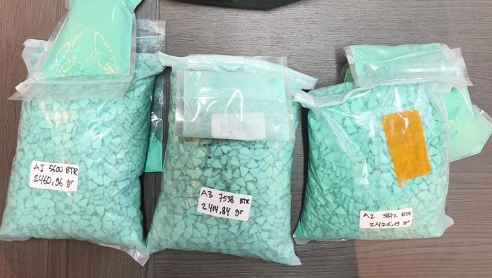 Bareskrim Sita Ekstasi Rp 207 M, Dari Kurir yang Celaka di Tol Lampung