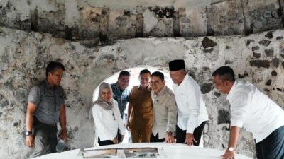 **Menbud Tinjau Benteng Indrapatra di Aceh, Dorong Revitalisasi Cagar Budaya**