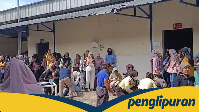**Heboh! Puluhan Karyawan Pabrik Boneka di Cianjur Terjangkit Kesurupan Massal, Gegerkan Warga**