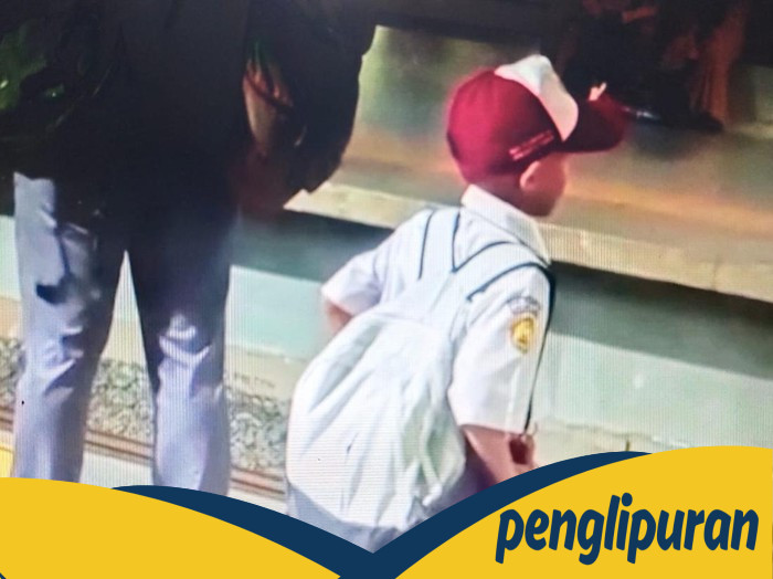 Cerita di Balik Bocah SD yang Rela Berjuang 2 Jam di KRL Tiap Hari