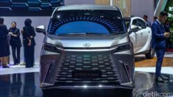 “Kata Lexus soal Kehadiran Merek China Denza: Ancaman atau Peluang?”