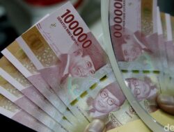 Pemprov Jateng Rambah Program Honorarium Hari Guru, Guru Berprestasi Terima Apresiasi!