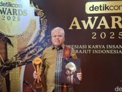 **Kajati Sumut Harli Terpilih sebagai Tokoh Pendorong Keterbukaan Informasi di detikcom Awards 2025**