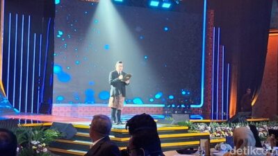 “Penganugerahan detikcom Awards 2025 Sesi 2 Dimulai: Siapa yang Akan Menyapu Bersih Trophy?”