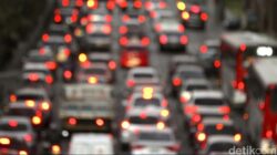 Lalin Tol Arah Jakarta Padat di Sejumlah Titik Pagi Ini: Apakah Anda Siap Hadapi Kemacetan Berjam-jam?