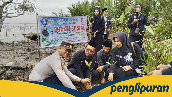 **Gerakan 21 Ribu Pohon di Meranti: Pelajar dan Bhabin Tanam Mangrove Bersama**