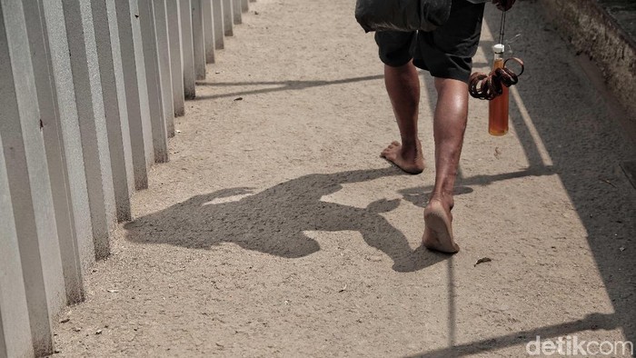[Tokoh Adat Bantah Larang Warga Baduy Jualan Hasil Bumi ke Jakarta]