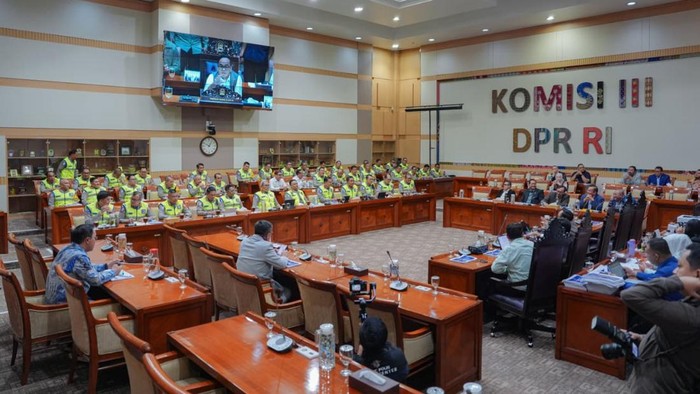 Komisi III DPR: Korlantas Harus Jadi Balantas, Dipimpin Pati Bintang 3! Urgensi yang Tidak Dapat Ditawar