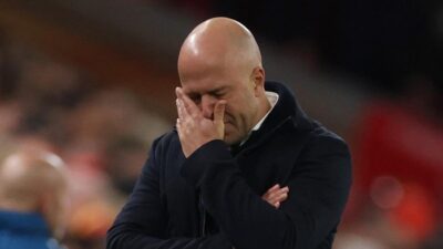 Liverpool Gelar Rapat Darurat Setelah Kekalahan Telak dari PSV, Arne Slot Jadi Bahan Perbincangan